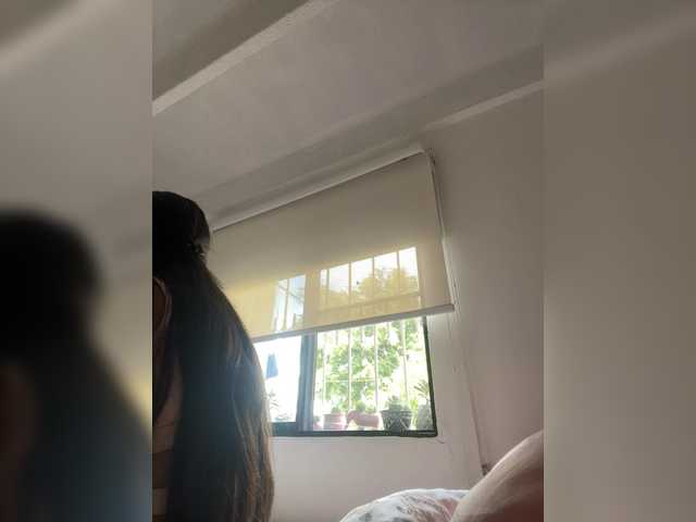 Admire SallyeLeins, she wants to masturbate for you SallyeLeins from BongaCams