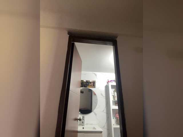 SallyeLeins's BongaCams show and profile