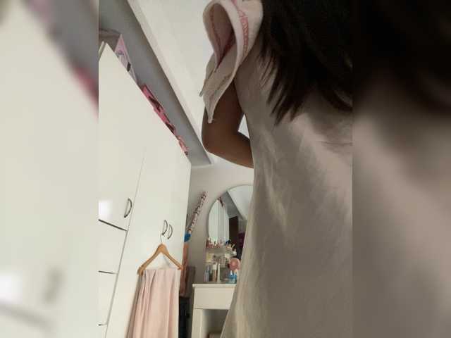 SallyeLeins's BongaCams show and profile