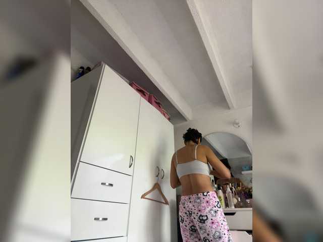 SallyeLeins's BongaCams show and profile