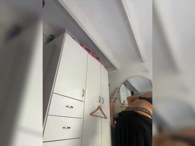 SallyeLeins's BongaCams show and profile