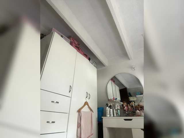 SallyeLeins's BongaCams show and profile