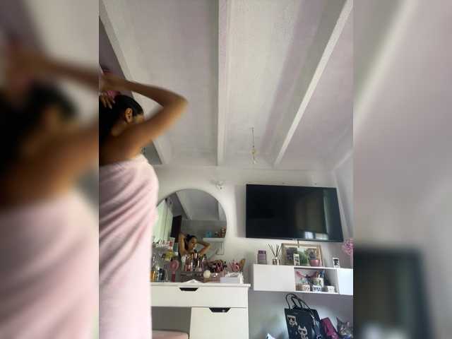 SallyeLeins's BongaCams show and profile