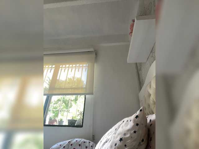 SallyeLeins's BongaCams show and profile