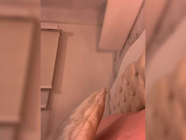 Young SallyeLeins - amazing, passionate and ready to satisfy SallyeLeins from BongaCams
