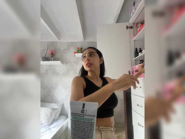 SallyeLeins's BongaCams show and profile