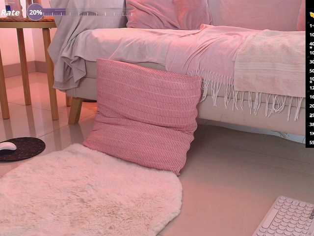 le modèle SallyeLeins est en webcam porno dans un show sur le site bongacams, il possède les tags suivants: Latino/Hispanic,Brunette,Shaved