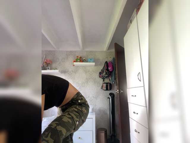 SallyeLeins's BongaCams show and profile