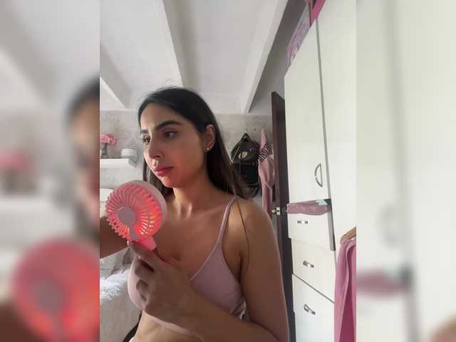 SallyeLeins's BongaCams show and profile