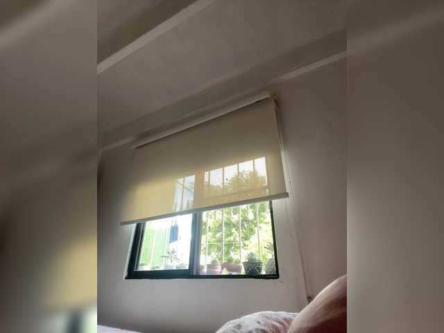 Admire SallyeLeins, she wants to masturbate for you SallyeLeins from BongaCams