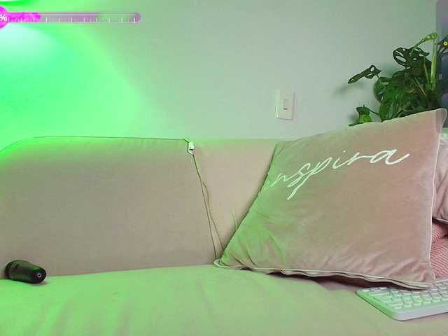 Admire SallyeLeins, she wants to masturbate for you SallyeLeins from BongaCams