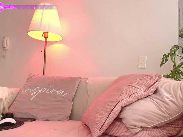 Admire SallyeLeins, she wants to masturbate for you SallyeLeins from BongaCams