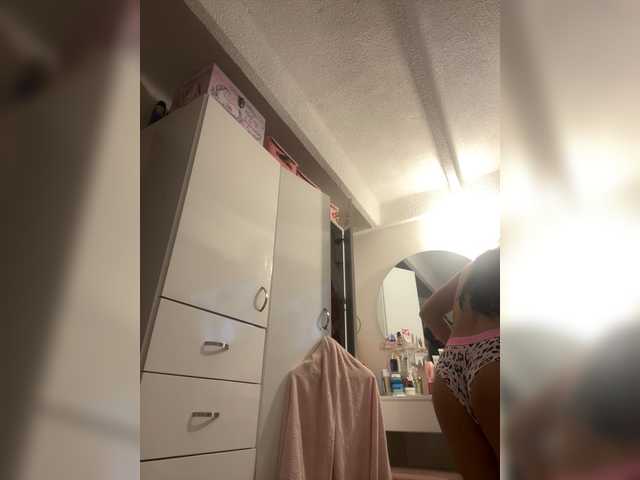 SallyeLeins's BongaCams show and profile