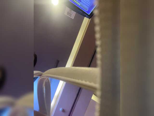 SallyeLeins from BongaCams