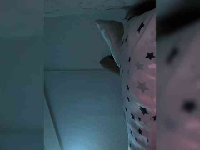 SallyeLeins webcam