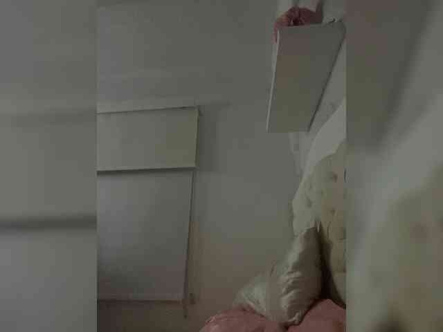 SallyeLeins webcam