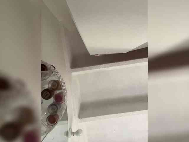 SallyeLeins webcam