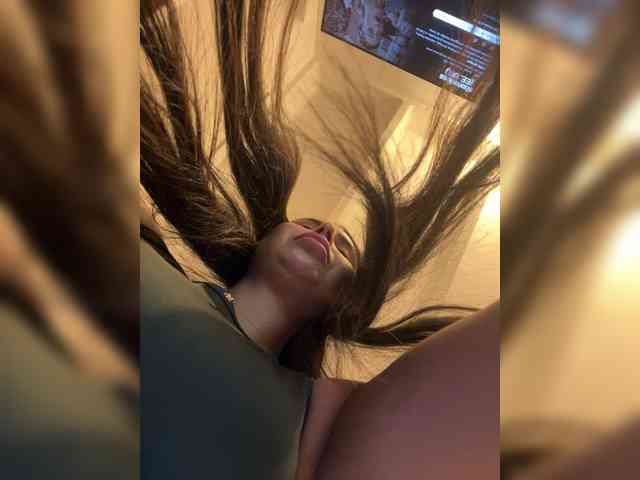 SallyeLeins webcam