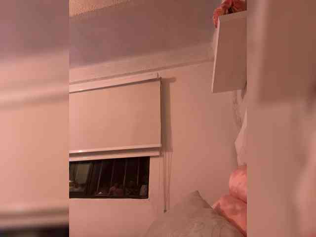 SallyeLeins webcam