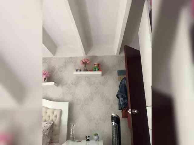 adult cam show SallyeLeins