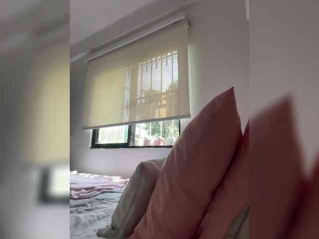 SallyeLeins webcam