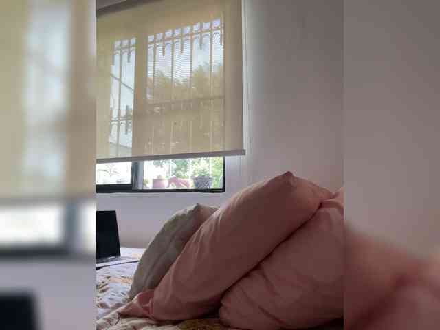 SallyeLeins webcam