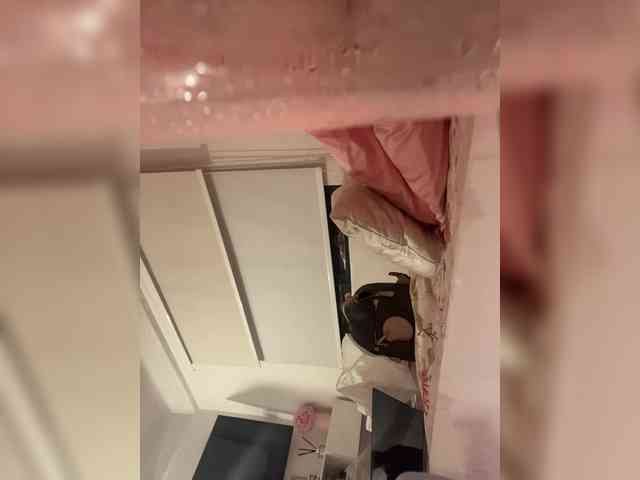 SallyeLeins webcam