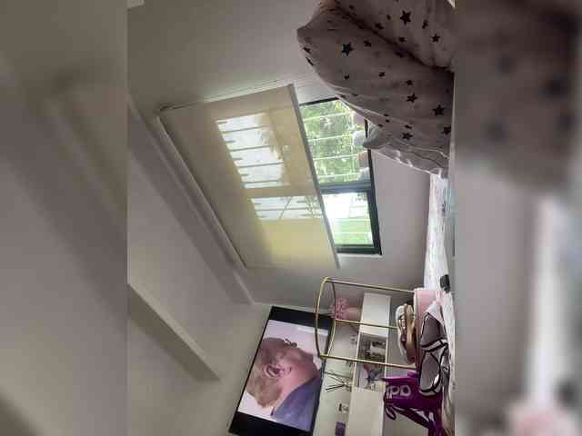SallyeLeins webcam