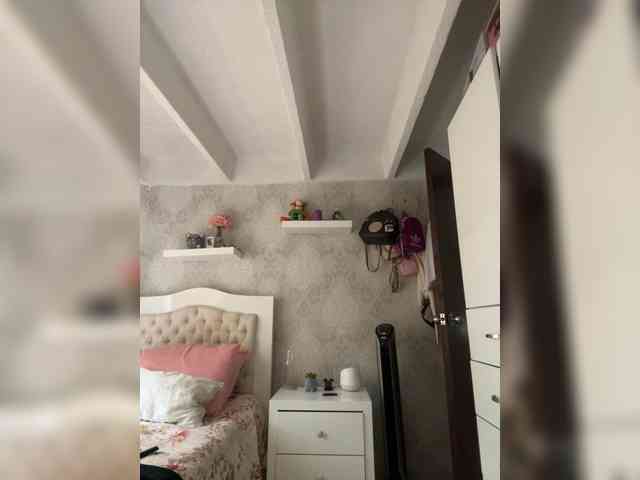 SallyeLeins webcam