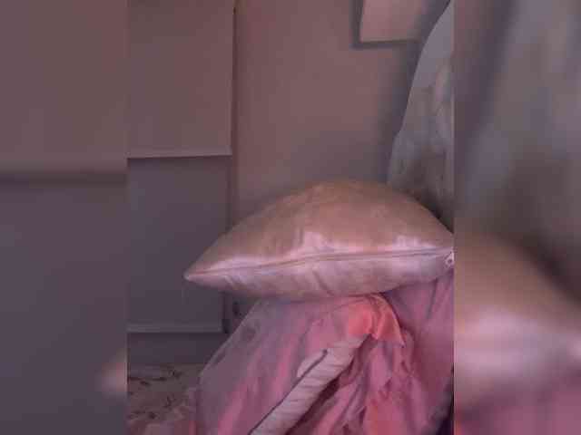 SallyeLeins webcam