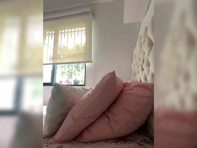 SallyeLeins webcam