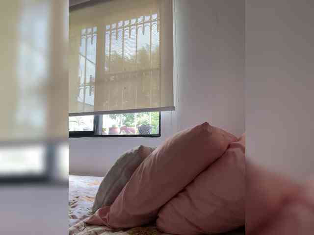 SallyeLeins webcam
