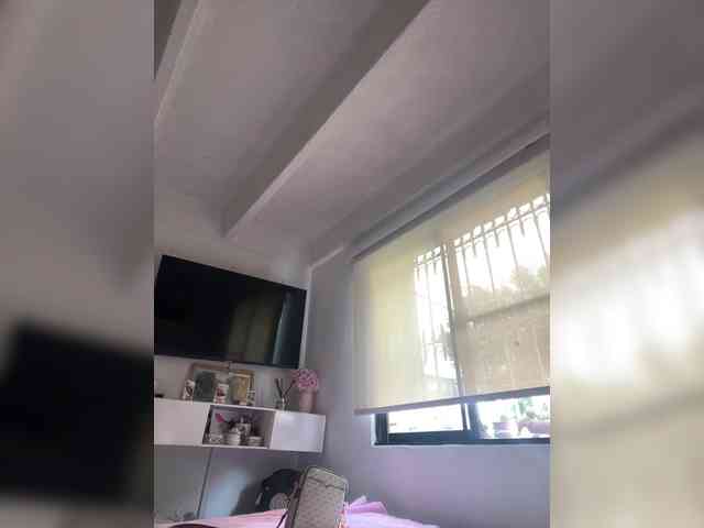 SallyeLeins webcam