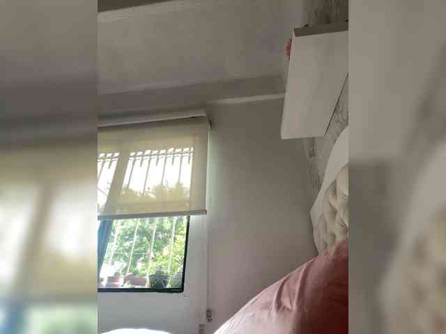 SallyeLeins webcam