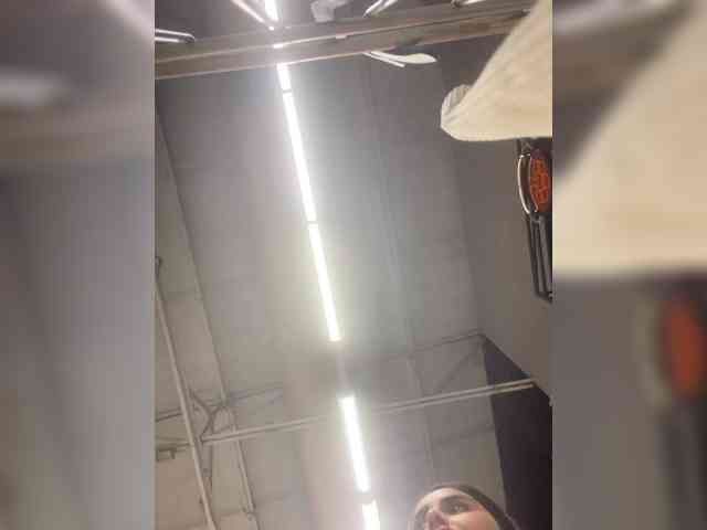 SallyeLeins webcam