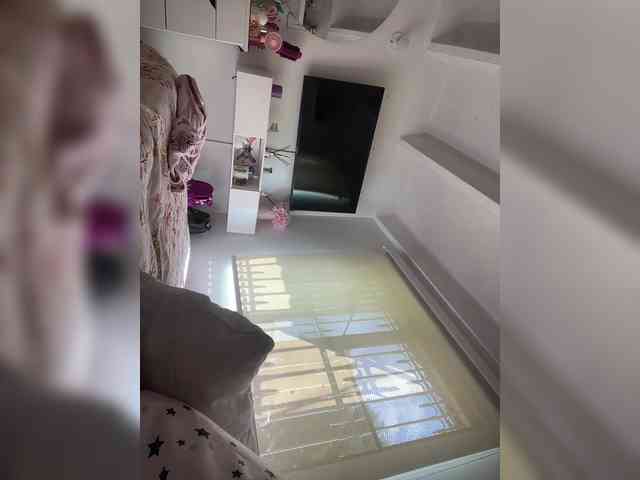SallyeLeins webcam