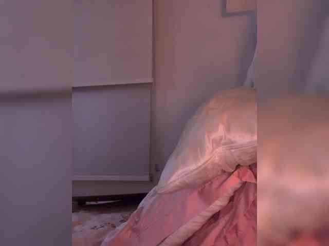 SallyeLeins webcam