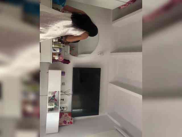 SallyeLeins webcam