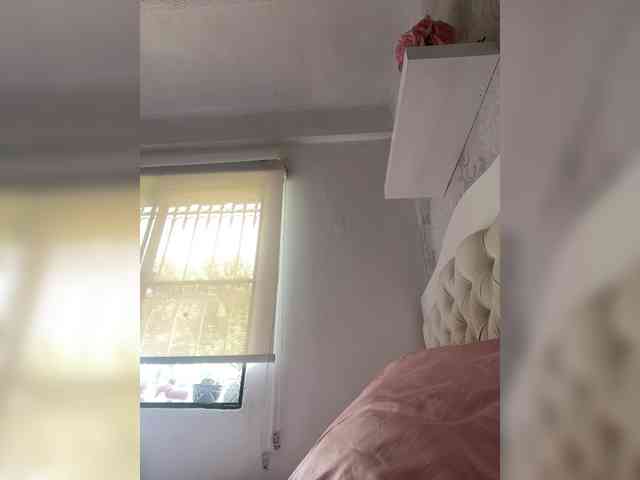 SallyeLeins webcam
