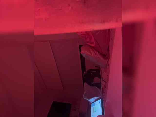 SallyeLeins webcam