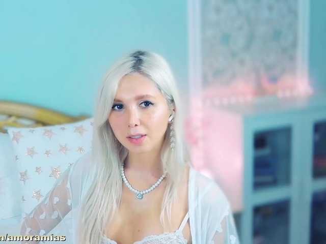 amoramias live sex show