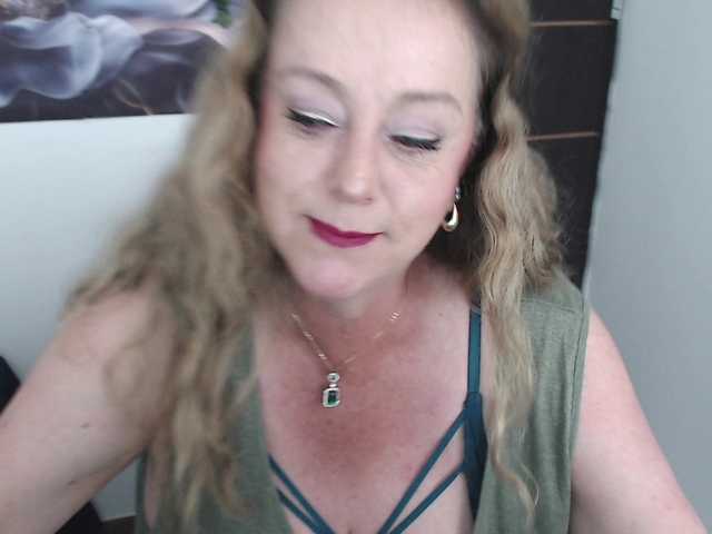 sweetsalo's BongaCams show and profile