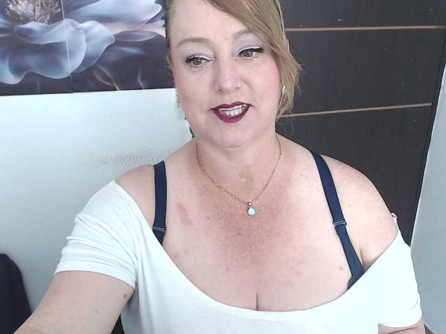 sweetsalo webcam bongacams model stream image