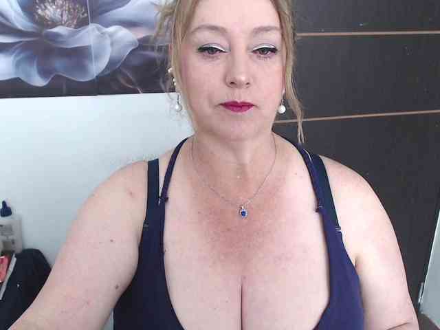 sweetsalo Live Webcam on BongaCams