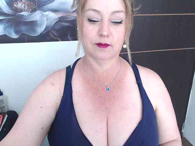 sweetsalo Live Webcam on BongaCams