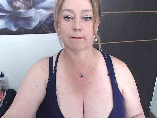 sweetsalo Live Webcam on BongaCams