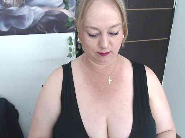 sweetsalo Live Webcam on BongaCams