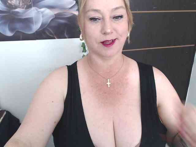 sweetsalo Live Webcam on BongaCams