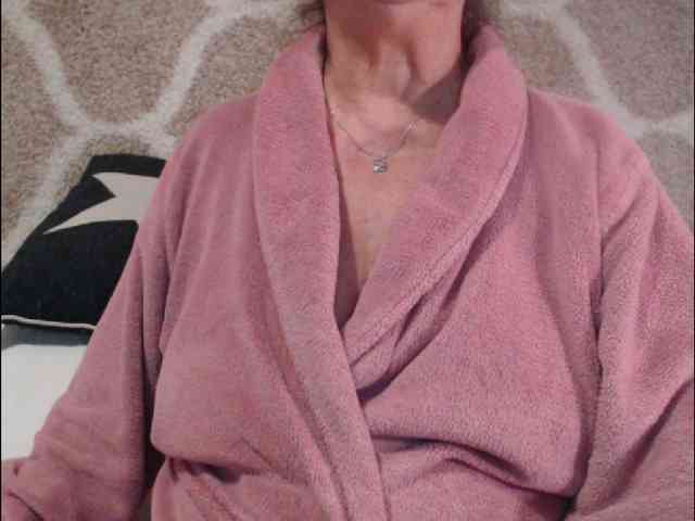 JuicySandy4u webcam