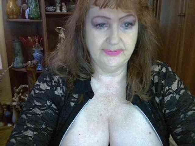 free strip chat ElenaZed